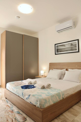 Room 2, Gozo Coastal Escape Apartment Sea Views in Xlendi