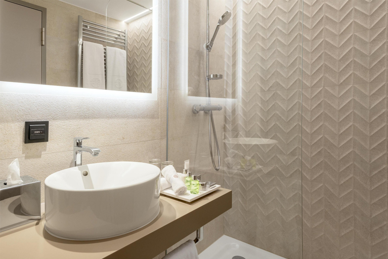 Bathroom 5, NH Collection München Bavaria, München