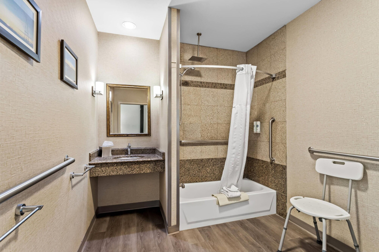 Bathroom 4, Comfort Suites Roswell North, Chaves