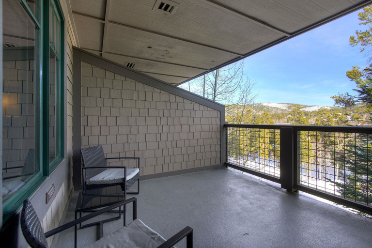Terrace/patio 2, Cozy Ski Chalet With Large Balcony 1 Bedroom Condo, Summit