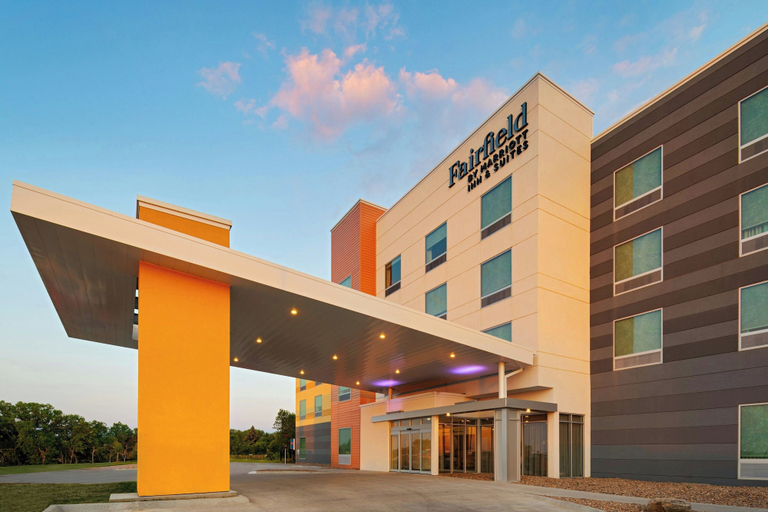 Exterior & Views 2, Fairfield Inn & Suites by Marriott Lincoln Crete, Saline