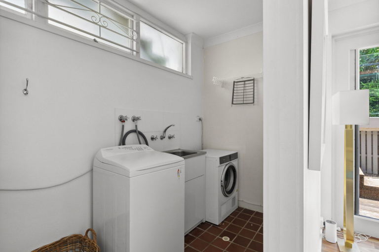 Interior, Poolside Stay - Close to Taronga Zoo & Luna Park, Sydney