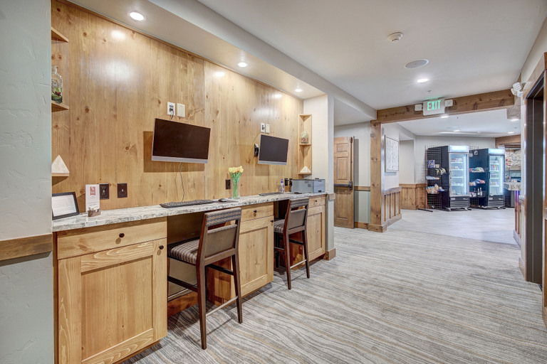 Business center, Beautifully Updated Mountain Chic Condo 1 Bedroom Condo, Summit