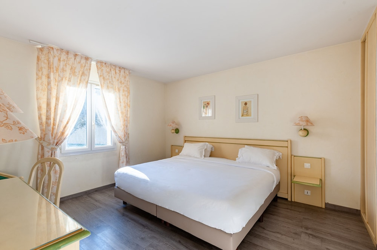Bedroom 3, Residhotel Golf Grand Avignon, Vaucluse