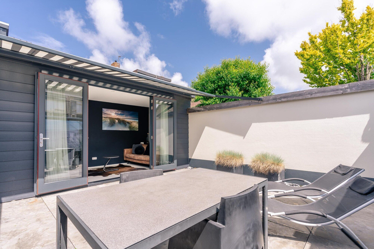 Balcony 2, Charming 2-person Holiday Home on the Brink in De Koog, Texel