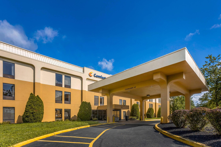 Exterior & Views 2, Comfort Inn & Suites Mt. Holly - Westampton, Burlington