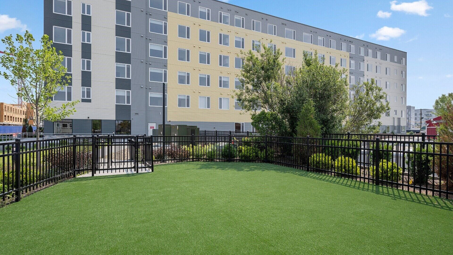 Property grounds, Hyatus Luxury Residences Everett, Middlesex
