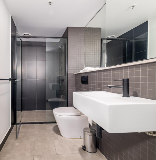 Bathroom 3, Chic 3-Bed in Central with Pool, Sauna and Gym, Canberra