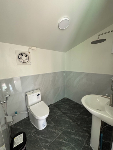 Bathroom 3, Sapan Dee View, Bo Klue