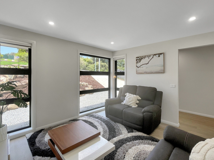 Living room 5, Spacious 4-bed House Near Batemans Bay Centre, Eurobodalla