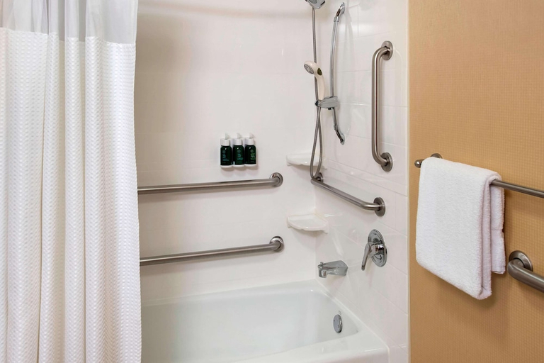 Bathroom 4, Comfort Inn & Suites Arlington Heights - Buffalo Grove, Cook