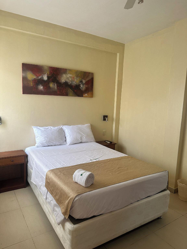 Bedroom 2, Doral Inn, Maynas