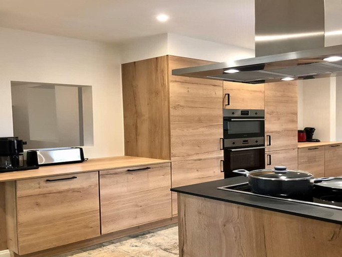 Private kitchen, 2-bedroom Cottage With Park and Deer Park, Namur