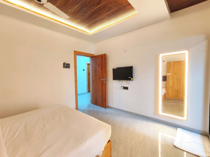 Room 4, Hotel Satkar Inn, Raigarh