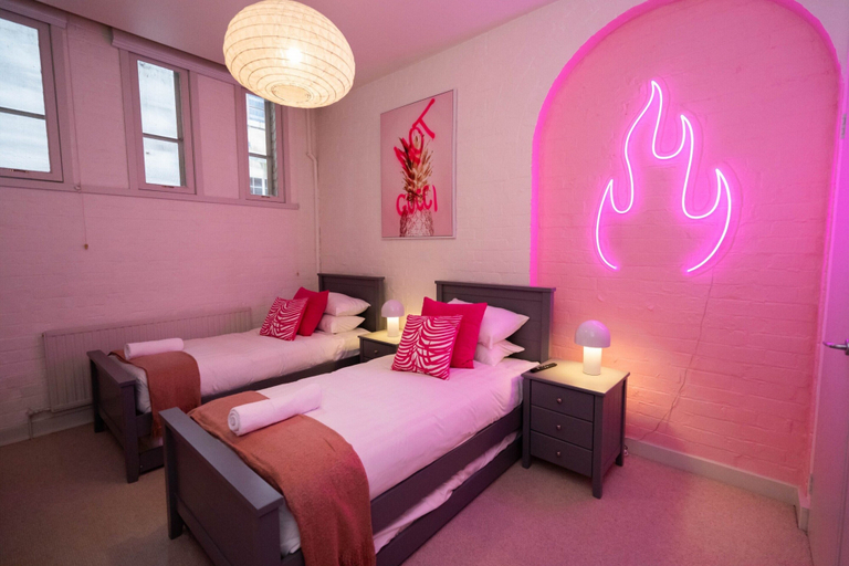 Room 5, Fun and Cheeky 70s Styled City Apartment, Melbourne