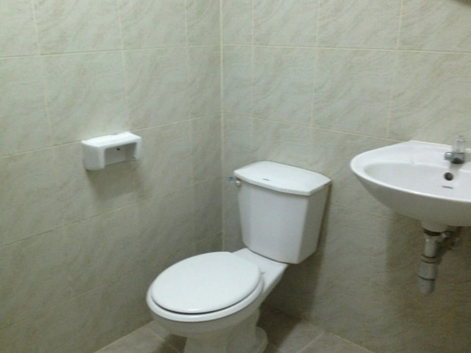Bathroom 3, Numsin Hotel, Muang Ratchaburi