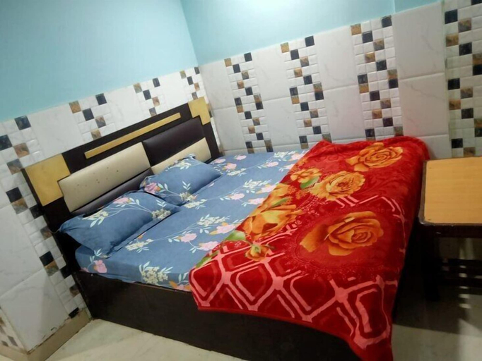 Room 3, Hotel Raj Ratan, Kanpur Nagar