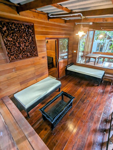 Bedroom 2, Ziggy Stardust, Muang Ranong