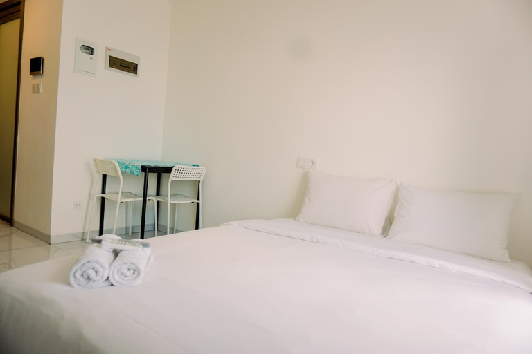 Bedroom 4, Minimalist And Nice Studio At Sky House Alam Sutera Apartment, Tangerang