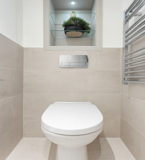 Bathroom 2, The Kingston Upon Thames Apartme, London