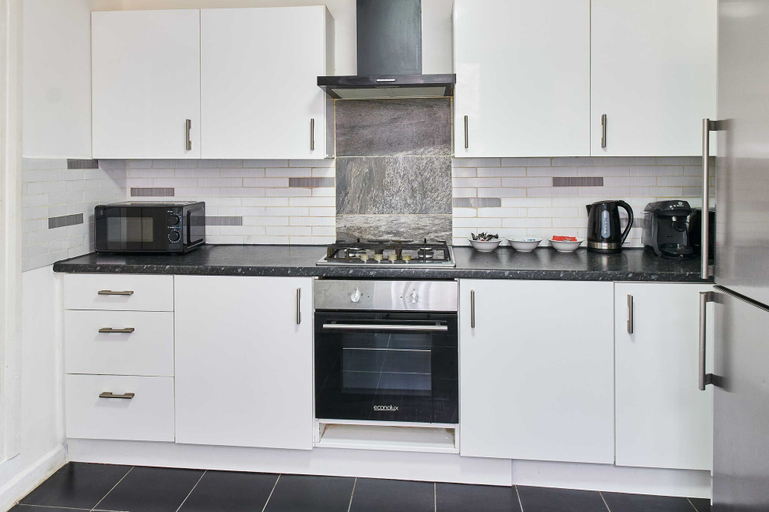 Room 2, Host Stay Bishop House, Sefton