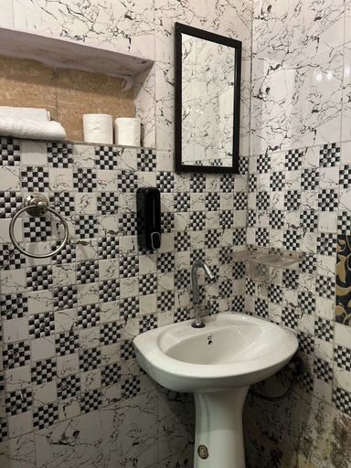 Bathroom 4, The Pink Chapter Hostel, Jaipur, Jaipur
