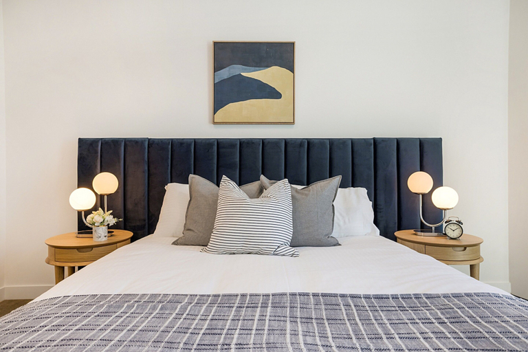 Room 5, Modern City Apartment With Stunning Views, Melbourne