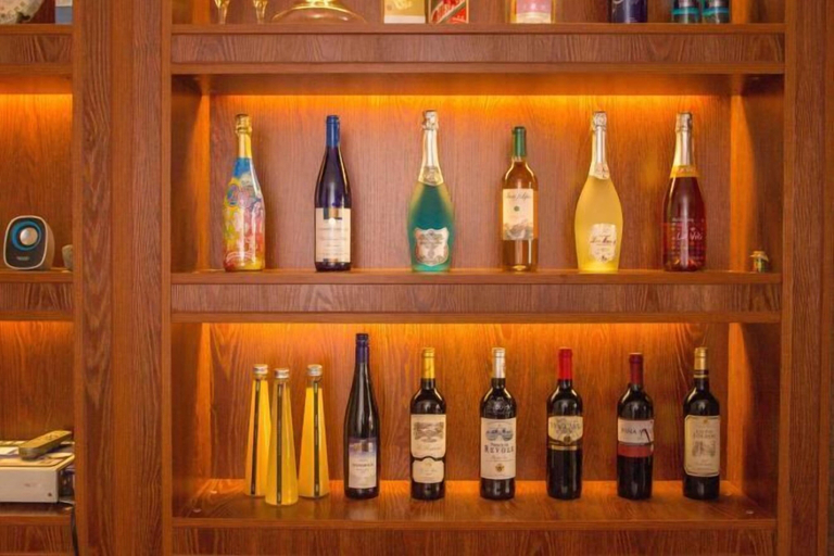 Food & Drinks 5, Qianshan Yihao Villa, Yuxi