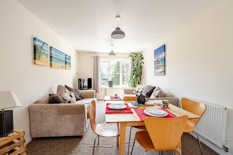 Living area 5, 2 Bed Flat - Sleeps 4 - Pets - Parking - Garden, Portsmouth