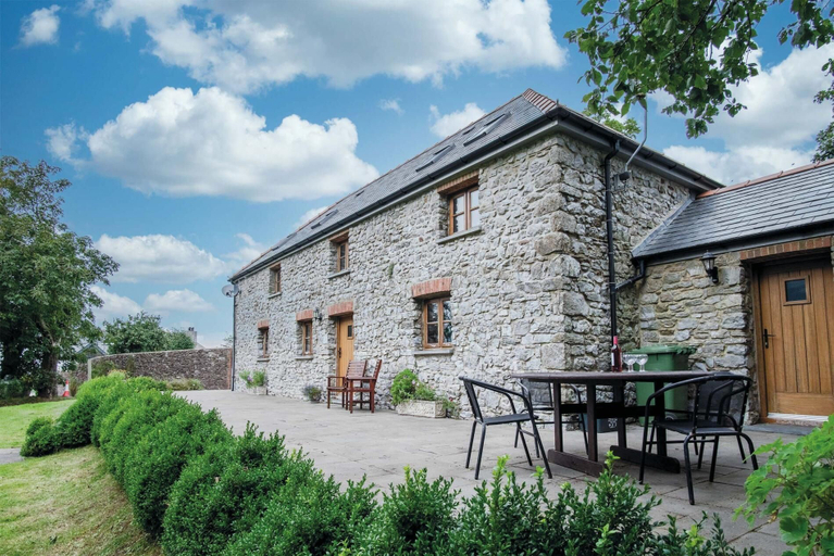 Room 2, The Stables - 3 Bedroom Cottage - Beavers Hill, Pembrokeshire