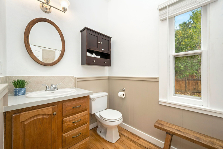 Bathroom 2, Oak Street Bungalow Walk to Old Town & CSU, Larimer