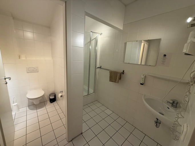 Bathroom 4, Pension Wess, Erding