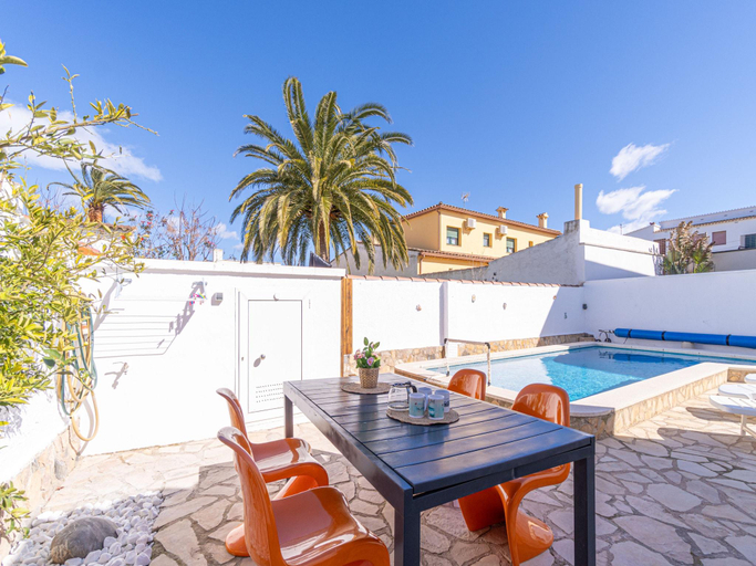 5, Villa in Empuriabrava with Private Pool, Girona