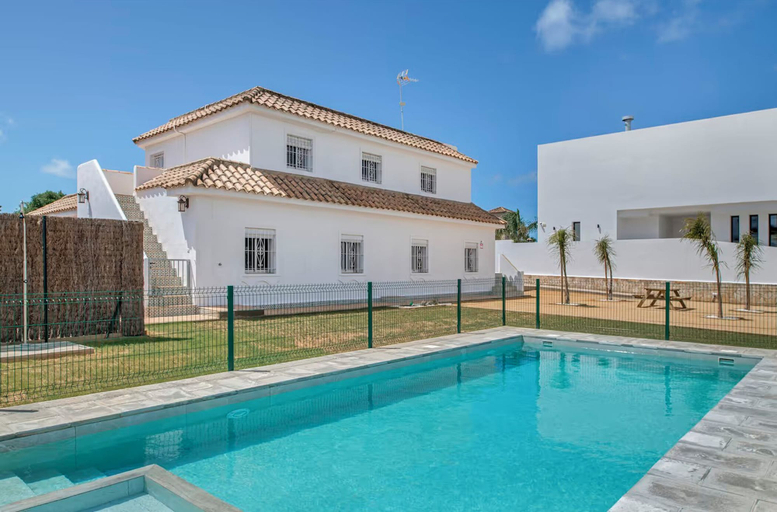 Others 4, Apartamentos piscina compartida, Cádiz