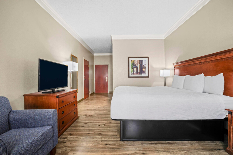 Bedroom 3, Baymont by Wyndham Madisonville, Hopkins