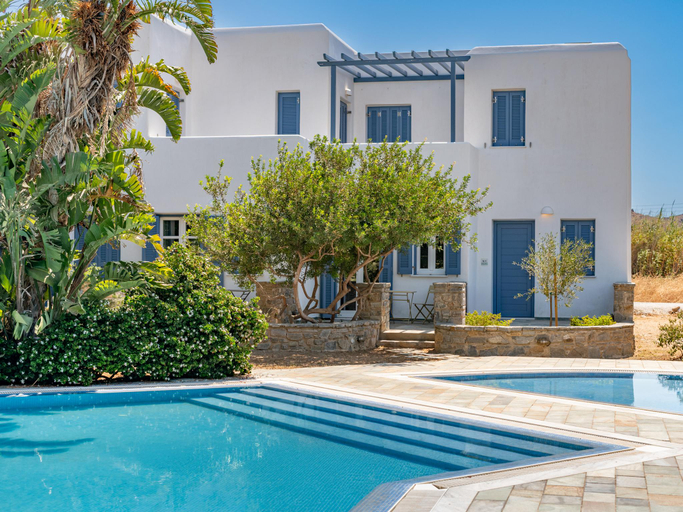 Sport & Beauty 4, Sanders Paros Gardens - Prime 1-Bdr Apt w Patio, South Aegean