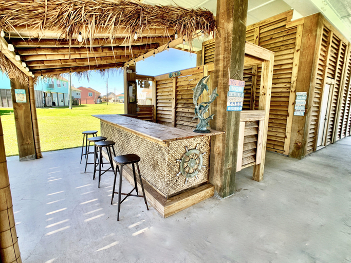 Property grounds 3, Lisa's Landing 3 Bedroom Home by RedAwning, Galveston
