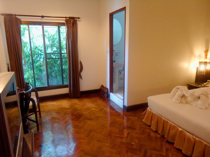 Bedroom 2, Baiyoke Chalet Hotel, Muang Mae Hong Son