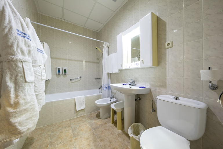 Bathroom 4, Leon - Balneario de Archena, Murcia