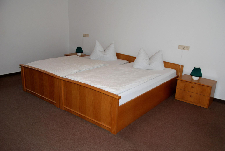 Bedroom 4, Landhaus, Burgenlandkreis