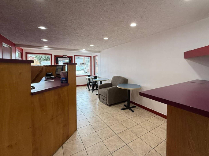 Others 5, Econo Lodge Galax, Galax