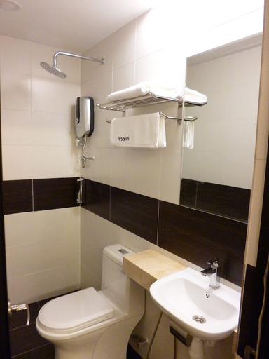 Bathroom 3, 9 Square Hotel - Bangi, Hulu Langat