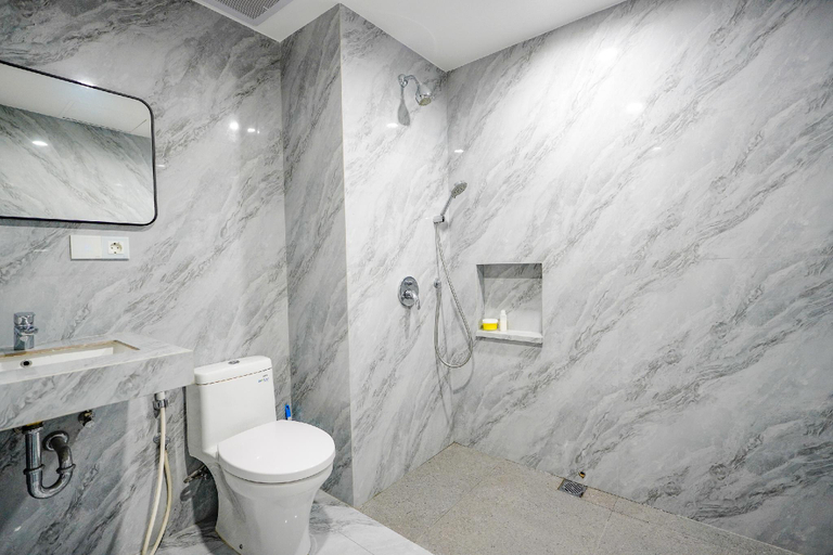 Bathroom, APARTEMEN PODOMORO MEDAN, Medan