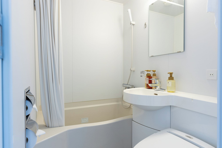 Bathroom 4, Hotel The Nesta & Spa, Miki