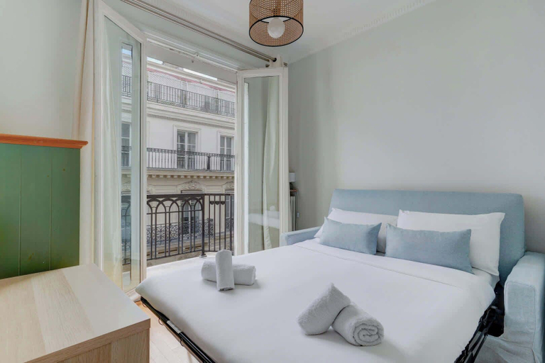 Room 2, Renaissance Madeleine - Elegant Home in Madeleine, Paris