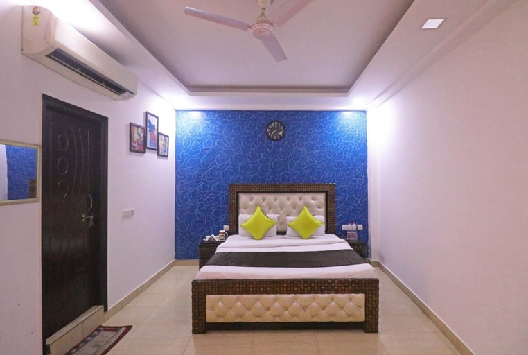 Room 5, Hotel Viraj Residency, Delhi