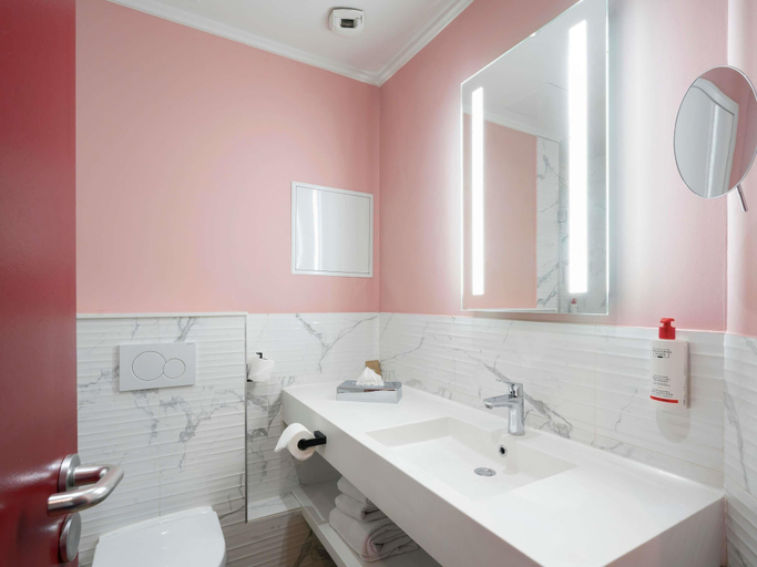 Bathroom 4, Mercure Lyon Centre Brotteaux Hotel, Rhône