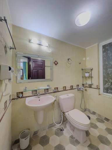 Bathroom 3, La Sen Tay Ho Homestay, Tây Hồ