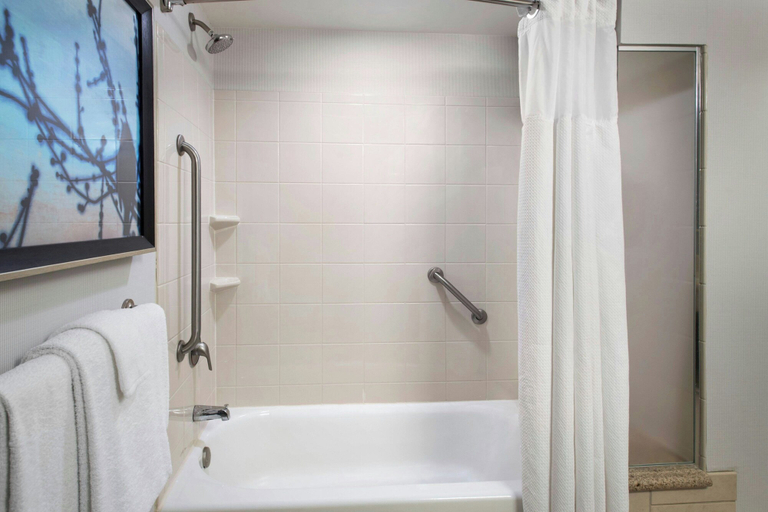 Bathroom 4, Courtyard by Marriott Gaithersburg Washingtonian Center, Montgomery