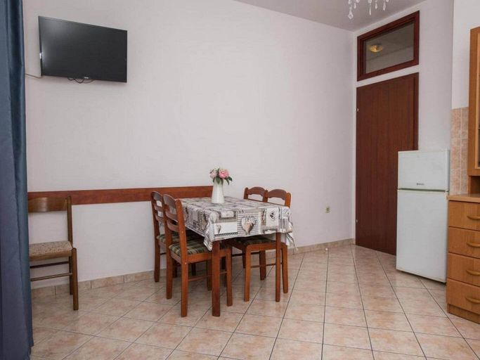 5, Apartment in Brodarica by the Beach, Šibenik